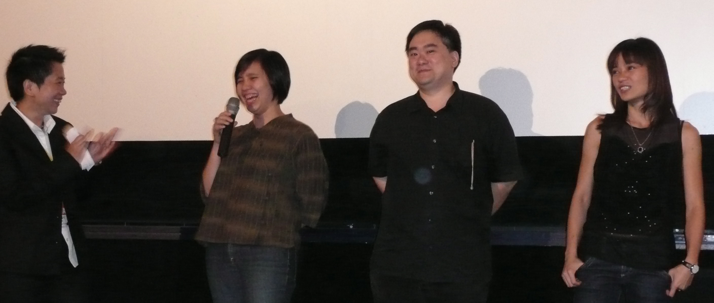 Sophie ShuYi LIN (directrice du festival), WOO Yenyen, Colin GOH (réalisateurs) et YEOH YannYann (actrice)